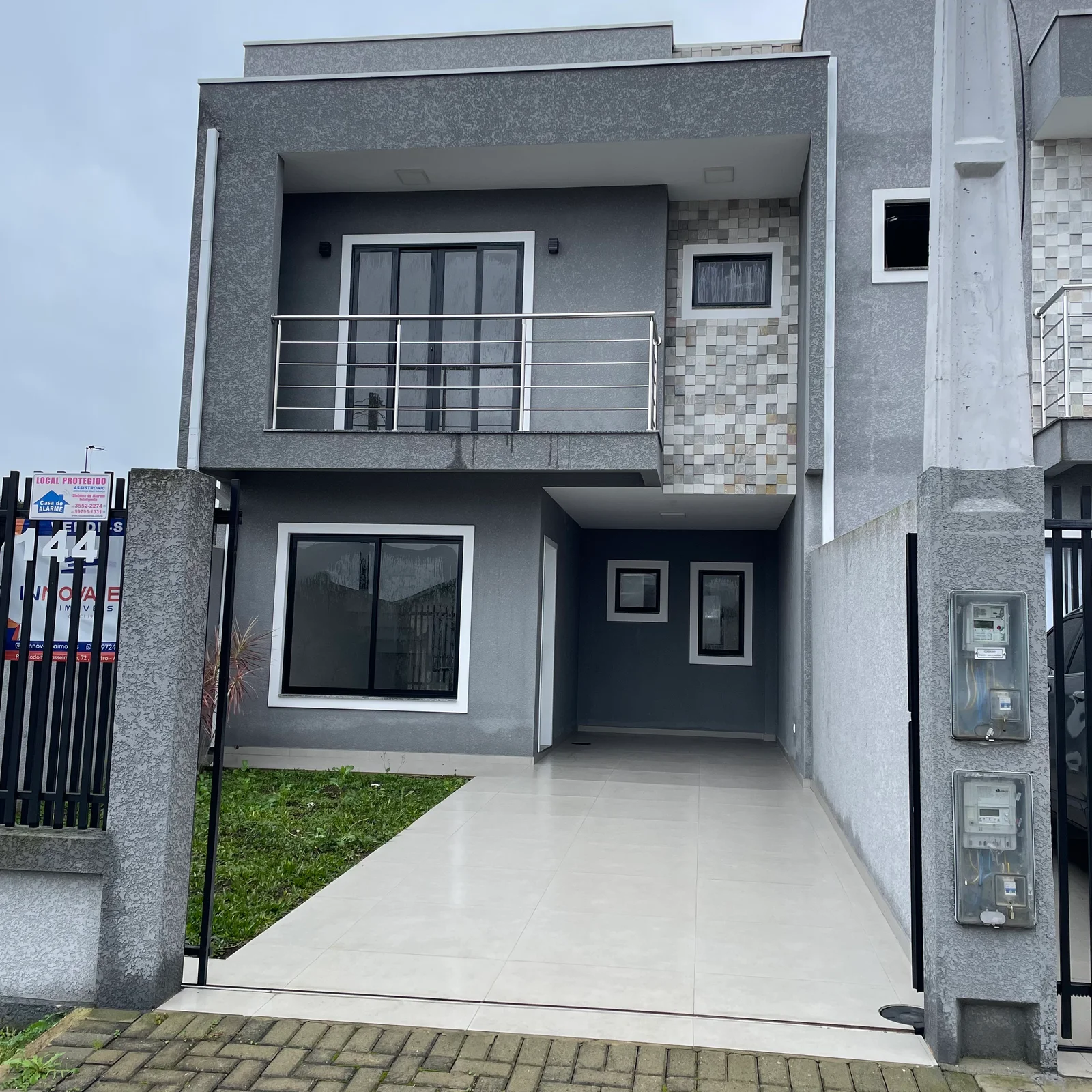 Sobrado 3 dorms com suíte e garden no bairro Estação, Araucária