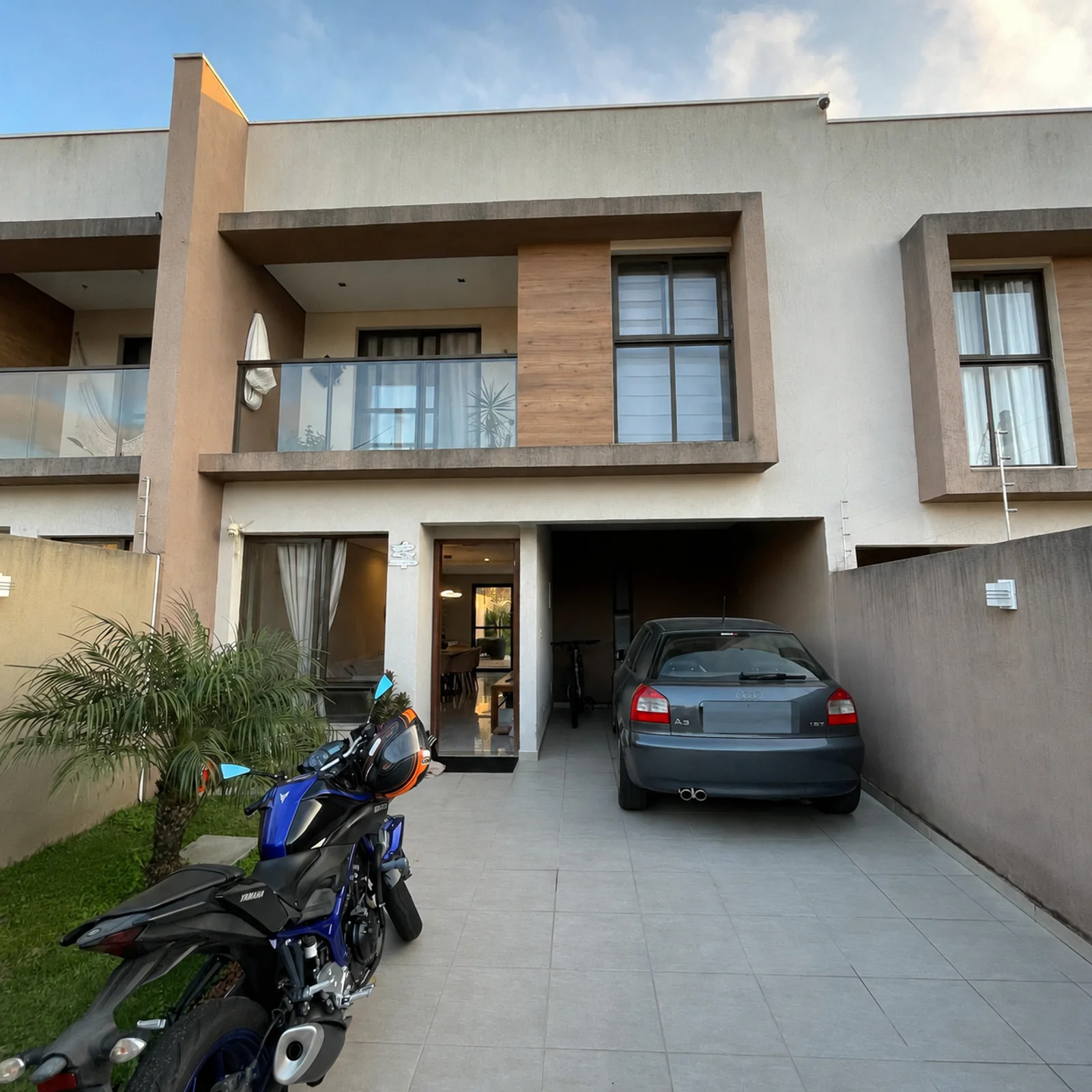 Sobrado 3 dorms com quintal de 113m² no Loteamento Torres, Araucária