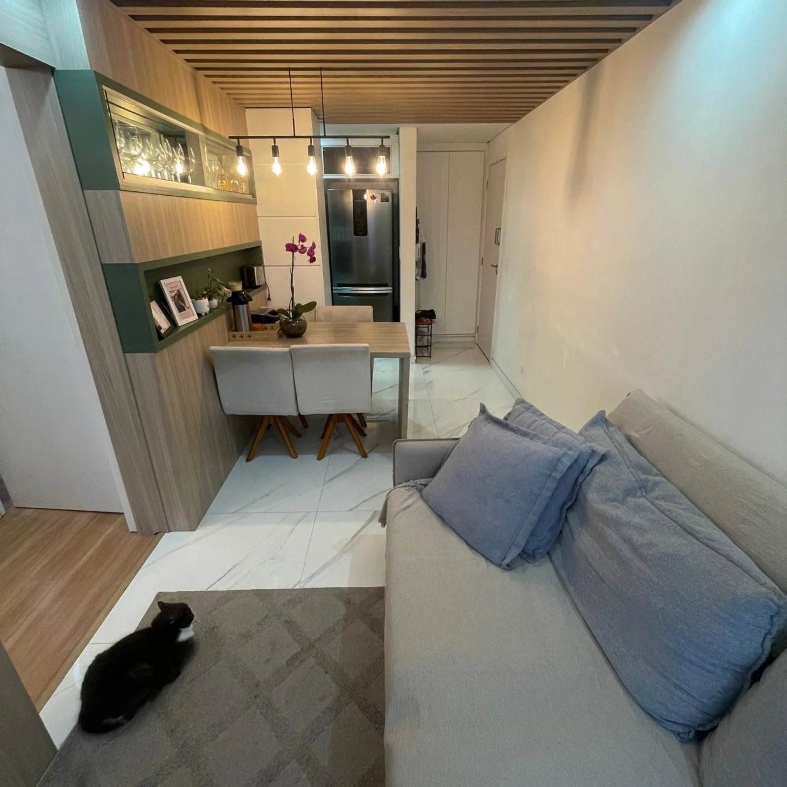 Apartamento 2 dorms mobiliado ao lado do Parque Cachoeira