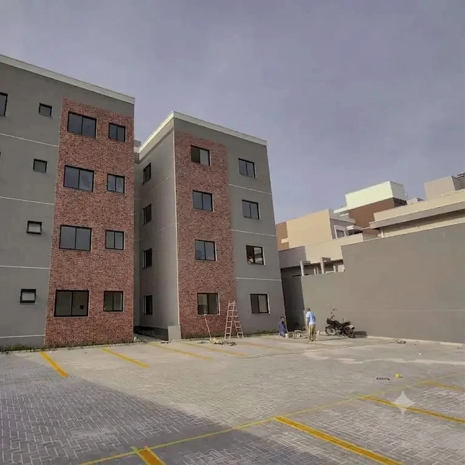 Apartamento 2 dorms de frente pra rua no bairro Iguaçu